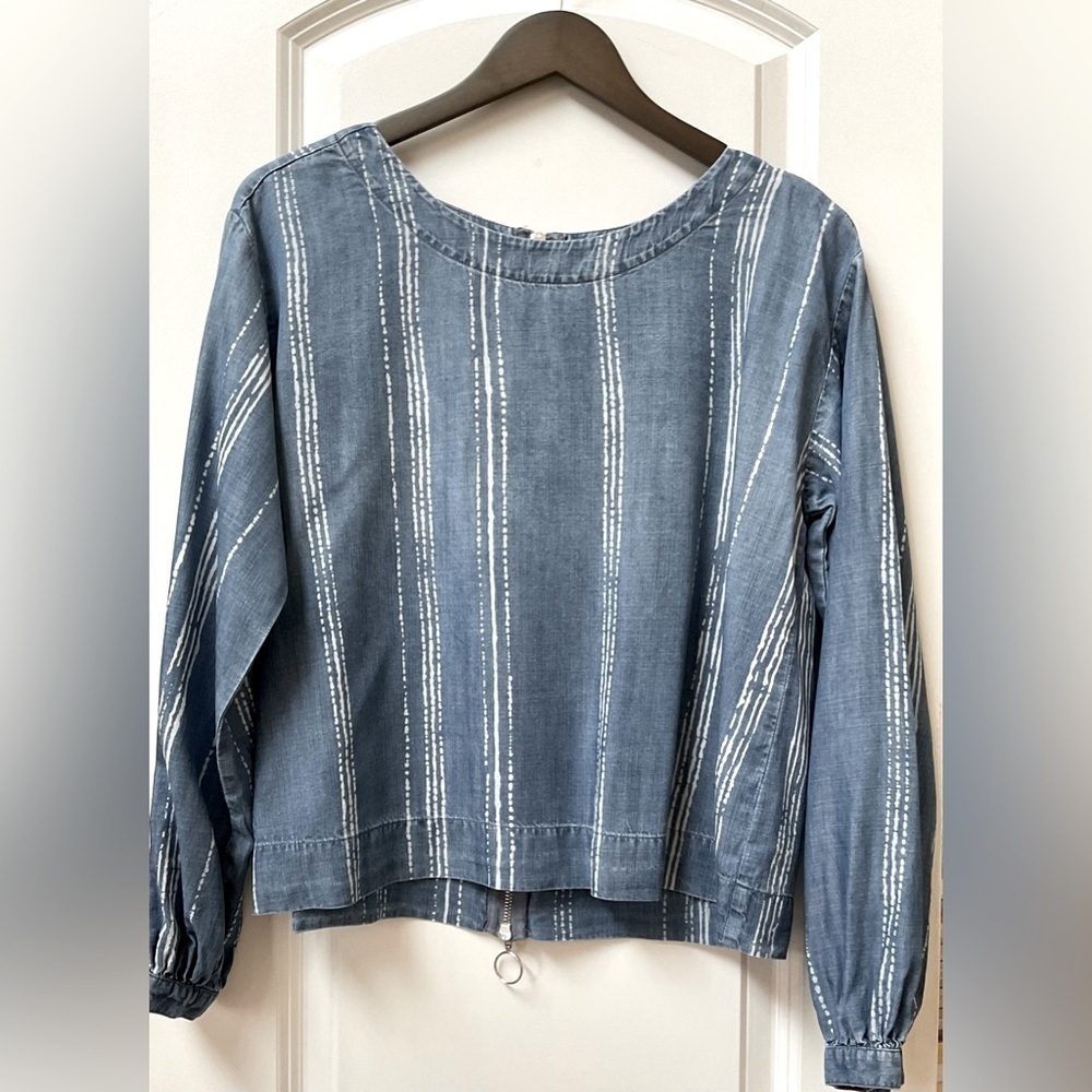 Cloth & Stone Chambray Zip Back Shirt